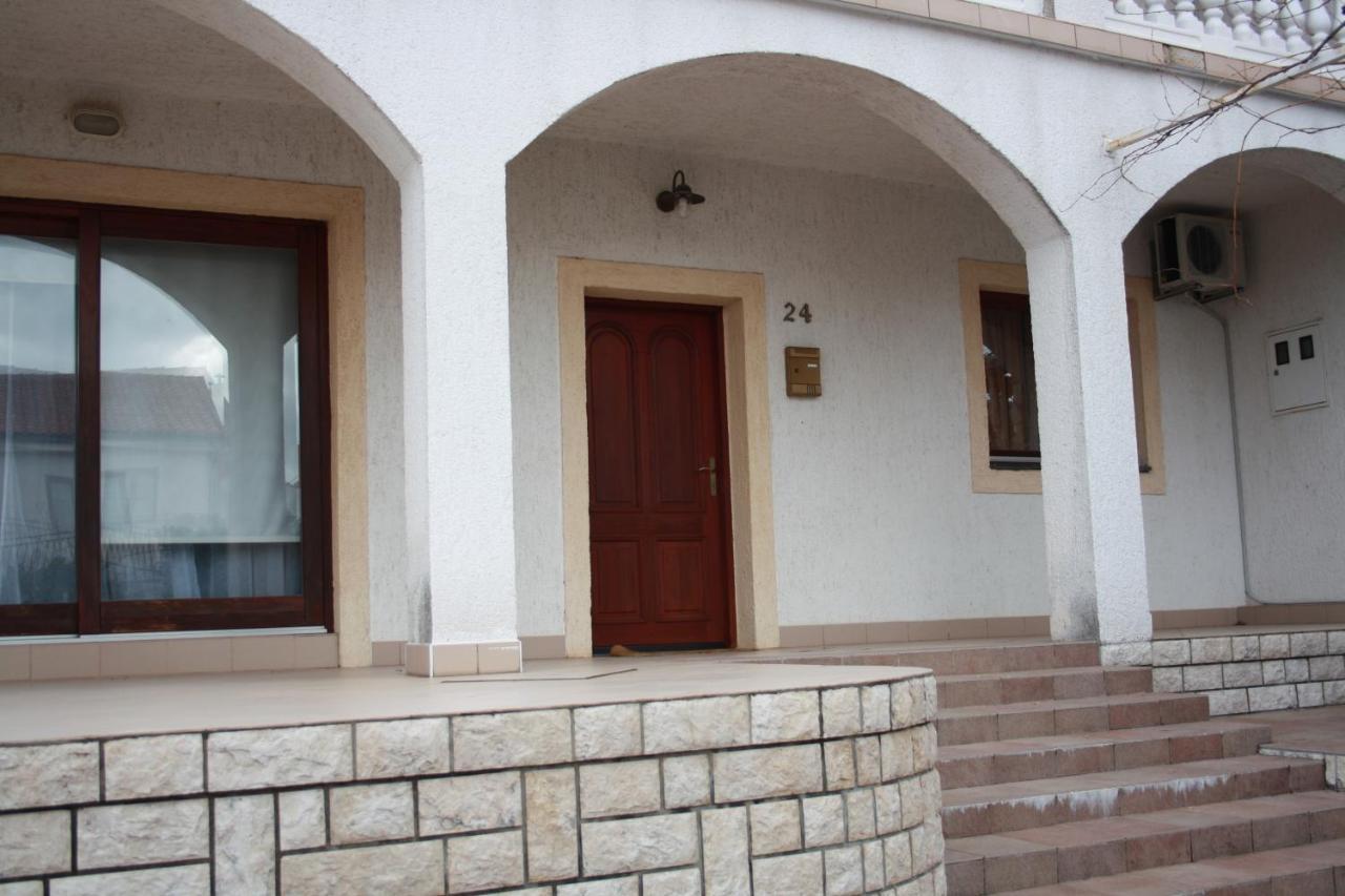 Apartment Kati Crikvenica Bagian luar foto