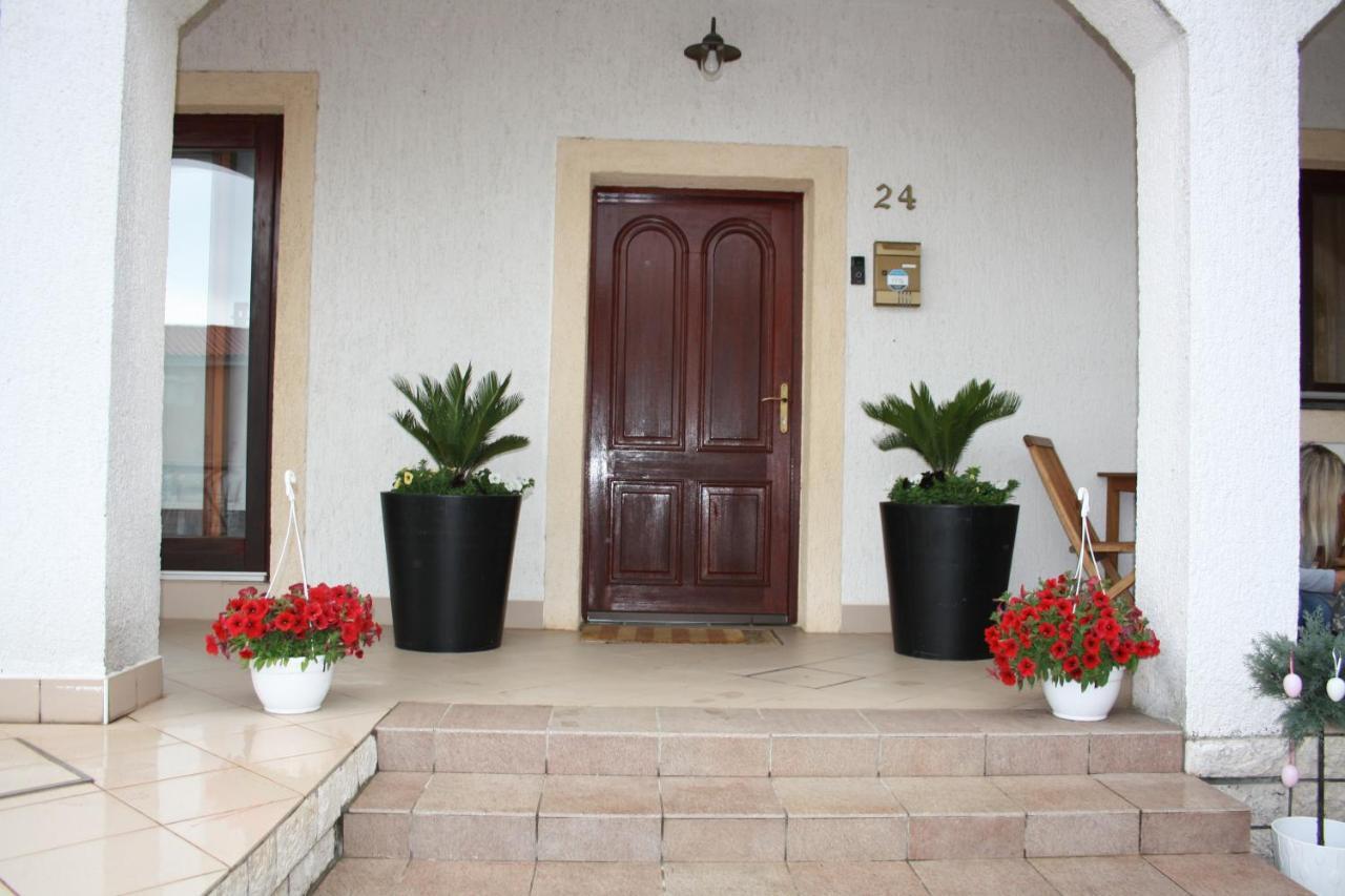 Apartment Kati Crikvenica Bagian luar foto